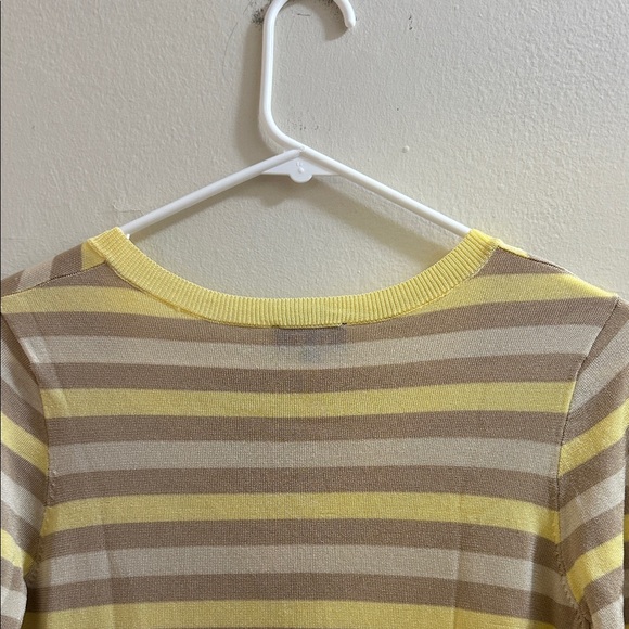 The Limited Yellow and Cream V-Neck Sweater - Picture 9 of 9
